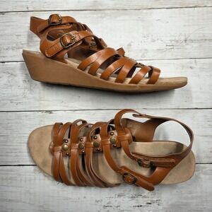 Yuu Berica Gladiator Wedge Sandals Studded Strappy Womens 8.5 Brown Cognac